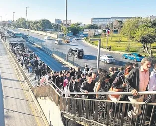 İsyanbüs! Altunizade metrobüs durağındaki insan seli pes dedirtti