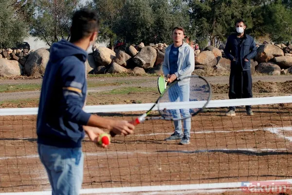 Koronavirüs salgınında köyden dışarı çıkamayan Şanlıurfa Viranşehirliler kendilerini tenise verdi - 14