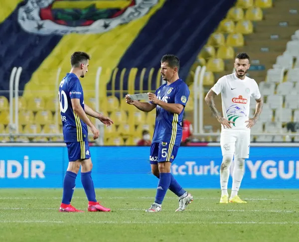 omer-faruk-beyaz-schalke-04-ile-anlasti-degeri-artik-40-milyon-euro-iste-fenerbahceden-ayrilik-nedenleri-1611655864493.jpg Ömer Faruk Beyaz Stuttgart'la anlaştı! Değeri artık 40 milyon euro! İşte Fenerbahçe'den ayrılık nedenleri-3