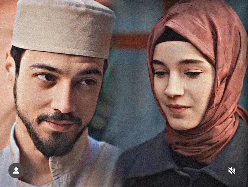 kizil-goncalarda-yildirim-gibi-veda-cuneyd-ve-zeynep-icin-aci-final-basrol-degisti-yerine-de-1715313381261.jpg Kızıl Goncalar'da yıldırım gibi veda; Başrol değişti, yerine de... Cüneyd ve Zeynep için acı final!-6