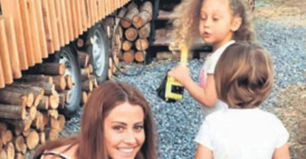 Şarkıcı Derya Uluğ iki minikle oyun oynadı