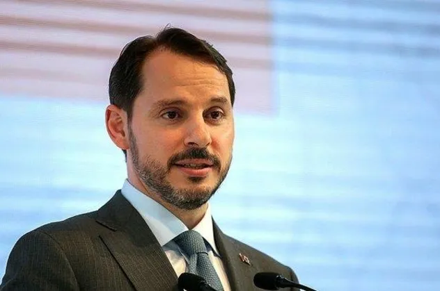 Bakan Berat Albayrak'tan A Milli Takım'a tebrik mesajı