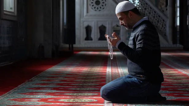 asure-gunu-namazi-nasil-kilinir-kac-rekattir-diyanete-gore-asure-gunu-namazi-ne-zaman-kilinir-okunacak-dualar-1659956306863.jpg Aşure günü namazı nasıl kılınır, kaç rekattır? Diyanet'e göre Aşure Günü namazı ne zaman kılınır? Okunacak dualar, çekilecek tesbihler...-5