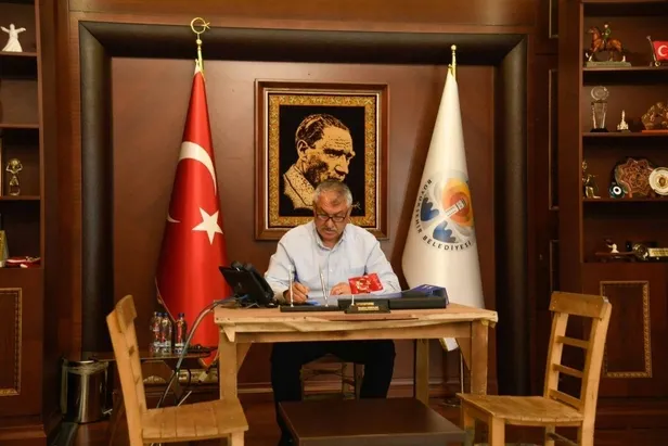 AK Partili İl Başkanı Mehmet Ay, CHP'li Zeydan Karalar'ın siyasi şovunu deşifre etti-1