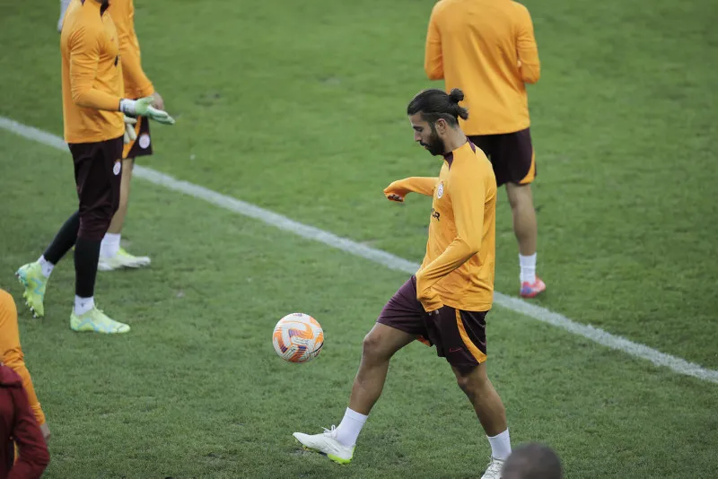 Galatasaray'da ayrılık! Yönetim onay verdi - 16