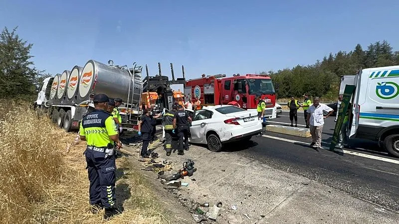 Tekirdağ'da korkunç kaza! Süt taşıyan kamyon ile otomobil çarpıştı 4 kişi hayatını kaybetti-5