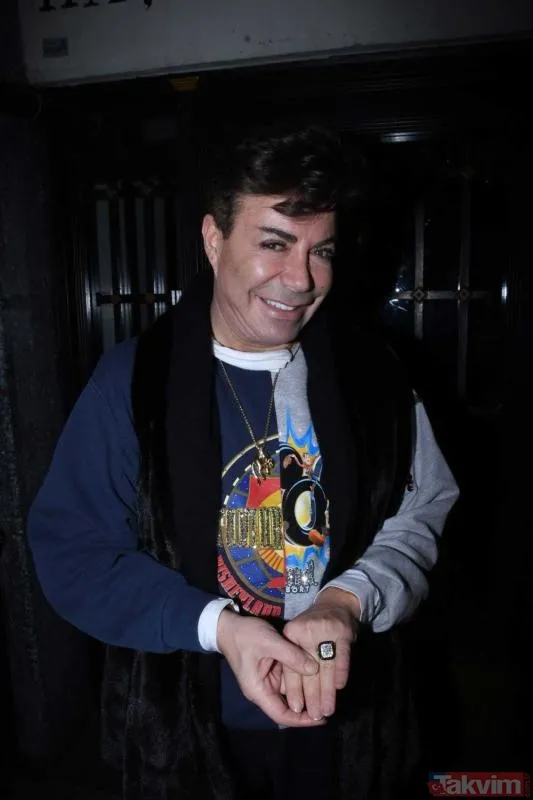 Fatih Ürek son yolculuğuna uğurlanıyor: Sevenleri tabutunun başında gözyaşlarına boğuldu - 2