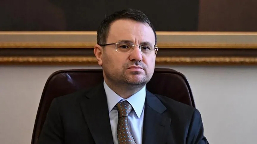 bakan-gurlek-duyurdu-2027-icin-hukuk-okuryazarligi-seferberligi-1777112485888.jpeg Bakan Gürlek duyurdu: 2027 için hukuk okuryazarlığı seferberliği-3