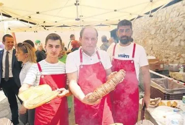 Yunanistan şimdi de kokoreçin yakasına yapıştı! 'Kokoretsi'yi adlı bir yemek yaptı