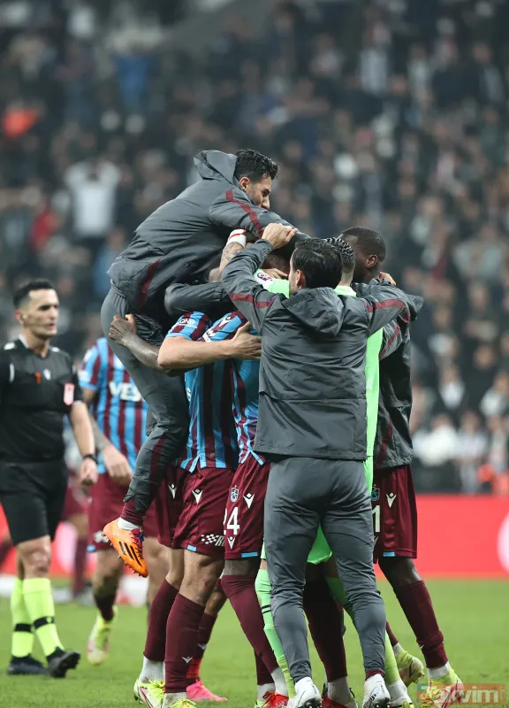 Derbi bitti ortalık karıştı! Beşiktaş Trabzonspor maçı sonrası Uğurcan Çakır'a kırmızı kart... - 42