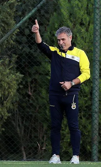Fenerbahçe'de Ersun Yanal futbolcularına seslendi: Ayağa kalkın beyler yeniden başlıyoruz-5