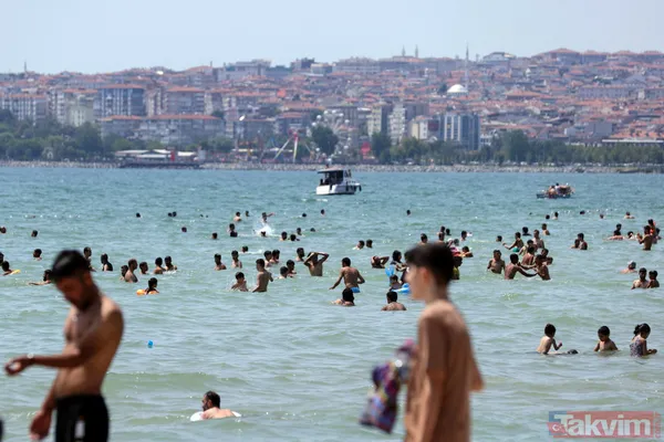 İstanbullular Kurban Bayramı'nda halk plajına akın etti - 7