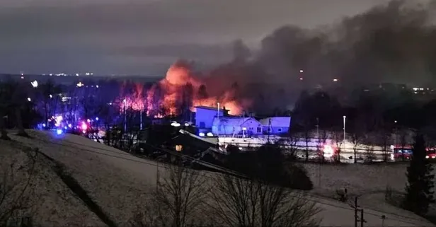 Almanya'dan havalanan kargo uçağı Litvanya'da konutların üzerine düştü! Avrupa basını "Rus sabotajı" dedi