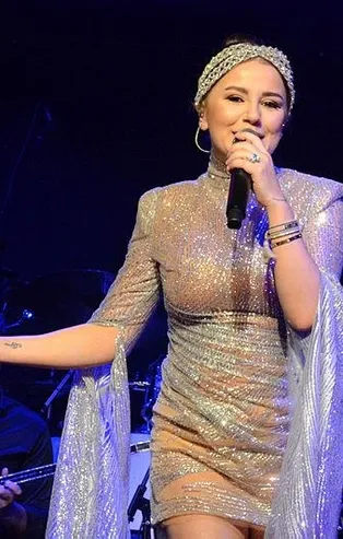 Popçu Merve Özbey 'Kül' adlı şarkısı kliplendirdi