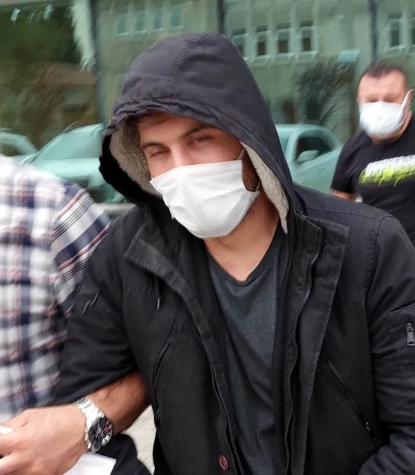 film-gibi-gasp-samsun-il-baskaninin-ailesini-rehin-aldi-1632839168255.jpg Film gibi gasp! Samsun İl Başkanı'nın ailesini rehin aldı-1