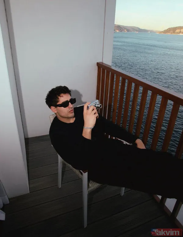 Ah Mert ah dost başa düşman ayağa! Afra Saraçoğlu ile sevgili olduğu iddia edilen Mert Ramazan Demir fena yakalandı o detay olay - 9