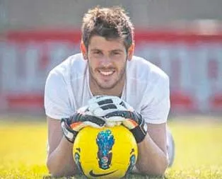 Fabricio Tolga’yı tehdit ediyor