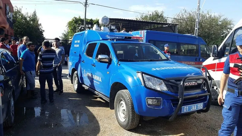 Adanada anne cinneti! 3 çocuğunun boğazını keserek öldürdü sonra intihar etti