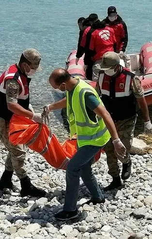 Son dakika: Van Gölü'nde teknenin batması sonucu kaybolan biri çouck iki kişinin daha cesedi bulundu