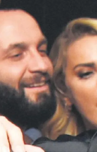 Berkay ile Ece Erken’in öpüştüğü iddia edildi! Berkay ve Erken, jet hızıyla skandal iddiayı yalanladı