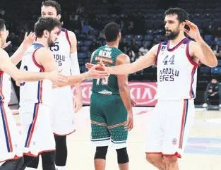 Anadolu Efes, Banvit’i 8 sayı farkla devirdi