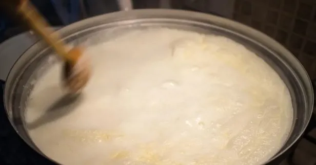 Ocağınız 1 damla bile kirlenmeyecek! Birden bire taşan süte son! Tereyağı yöntemi ile fokur fokur kaynatın