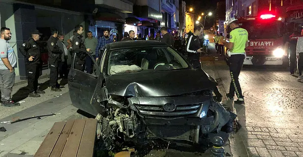 Kontrolden çıkan araç yürüyüş yoluna daldı! Ortalık savaş alanına döndü! Yer: Sinop