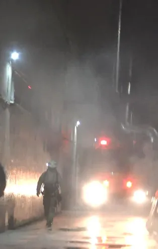 Avcılar'da 4 katlı fabrikada korkutan yangın