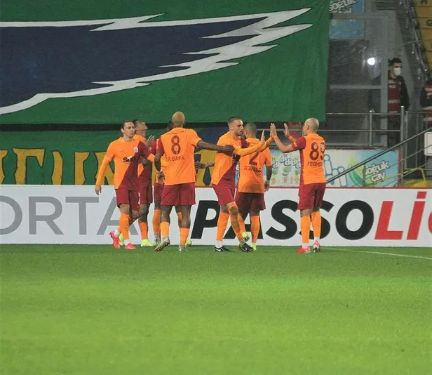 cimbom-90da-guldu-caykur-rizespor-2-3-galatasaray-mac-sonucu-1633284448228.jpeg
