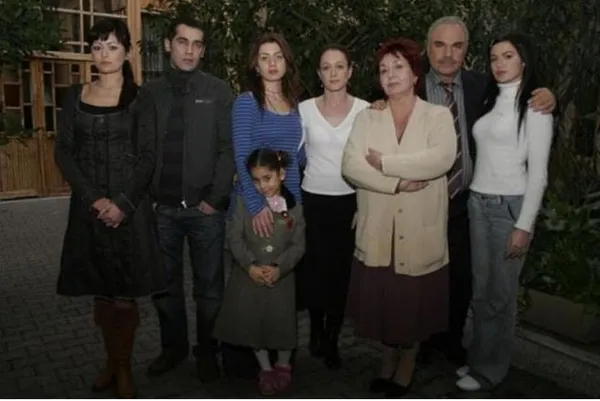 22-yasinda-genc-kiz-oldu-yaprak-dokumunun-aysesi-sebnem-ceceliyi-goren-tanimadi-buse-varol-sandim-fahriye-evce-1700133693168.jpg Yaprak Dökümü’nün Ayşe’si Şebnem Ceceli’yi gören tanımadı: Buse Varol sandım! 22'lik genç kız oldu! Fahriye Evcen ve Gökçe Bahadır’ın kardeşi...-5