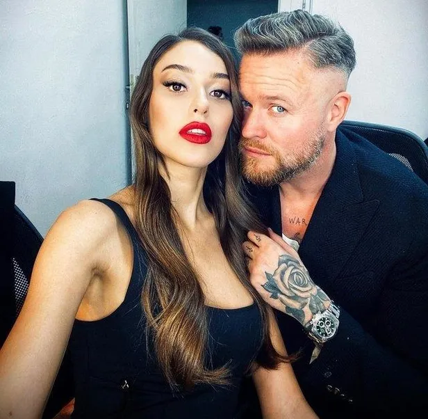 Dilan Çiçek Deniz ve Thor Saevarsson sokak ortasında aşka geldiler!