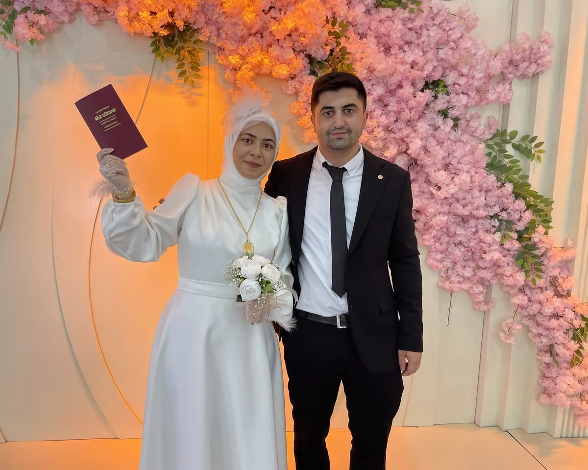 1782486953595.jpeg 26.06.2026 çılgınlığı! Evlenmek isteyen çiftler unutulmaz günde nikah dairelerine akın etti-7