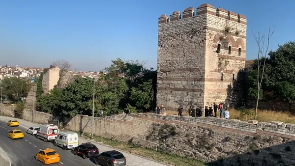 Son dakika: Topkapı Surlarının altında erkek cesedi bulundu!-2