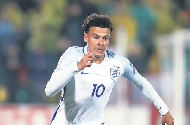 Dünyaca ünlü İngiliz futbolcu Dele Alli'ye hırsızlık şoku! Bıçakla saldırıp evini soydular