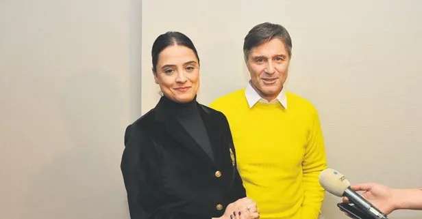 Hazım Körmükçü'nün eşi Zeynep Tandoğan tektaşını taktı