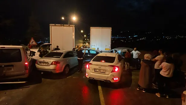 samsunda-23-aracin-karistigi-zincirleme-trafik-kazasinda-9-kisi-yaralandi-1662664418090.jpg