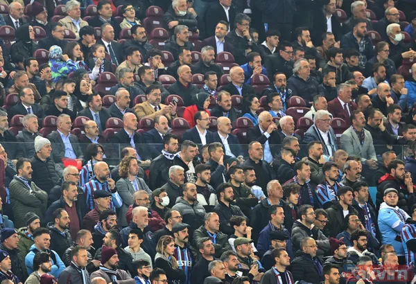 Trabzonspor taraftarı şampiyonluğu kutluyor! Renkli görüntüler... - 20