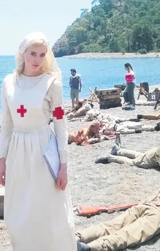 Hemşire Beatrice oldu