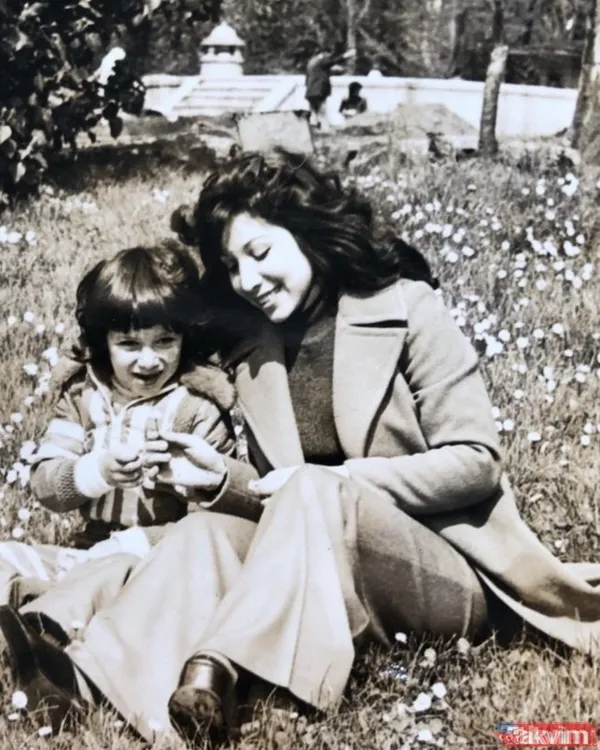 11 yıl evli kalmışlardı! Melisa Ural annesi Sibel Can’ı doğum gününde paylaşmaya doyamadı! İlk yorum Hakan Ural’dan geldi! - 27