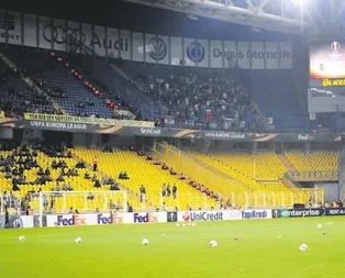 Kadıköy’de tribünler yine boş kaldı!