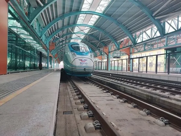 ankara-sivas-hizli-tren-acildi-mi-duraklari-neler-ankara-sivas-yht-bilet-fiyatlari-kac-tl-ankara-sivas-arasi-k-1682494696609.jpg