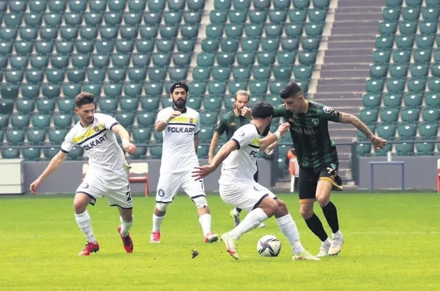 İzmir temsilcisi Menemenspor Kocaelispor'u 2-1 geçmeyi başardı