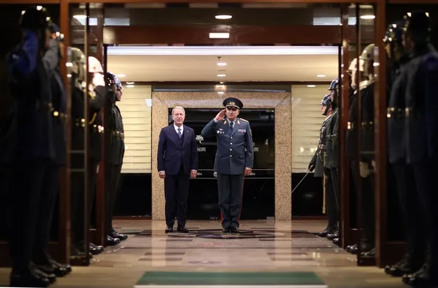 Türkiye ile Kazakistan arasında kritik temas: Milli Savunma Bakanı Akar mevkidaşı ile görüştü-1