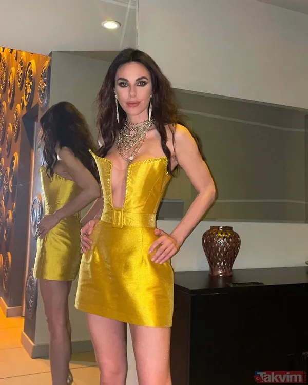 50'lik Defne Samyeli’nden olay hareket! Sahnede soyundu! Seyirci ne olduğunu anlamayıp şaştı kaldı! Çığlık atandan ıslık çalana... - 2