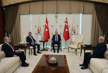 Başkan Erdoğan ve CHP lideri Özgür Özel görüşmesinde dikkat çeken kare! Sol taraftaki koltuk neden boştu?