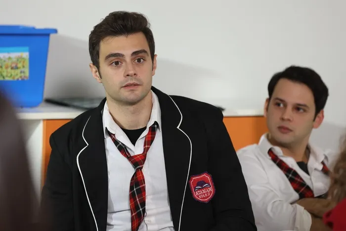 kardeslerim-111-bolum-fragmani-yayinlandi-500-bin-dolari-olup-da-fakir-olan-tek-insanlar-biziz-1703659228835.jpg Kardeşlerim 111. bölüm fragmanı yayınlandı: 500 bin doları olup da fakir olan tek insanlar biziz!-3