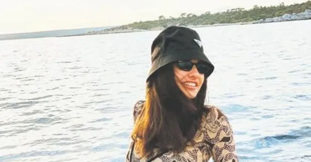 Yasemin Ozilhan In Bodrum Pozuna Begeni Yagdi Takvim