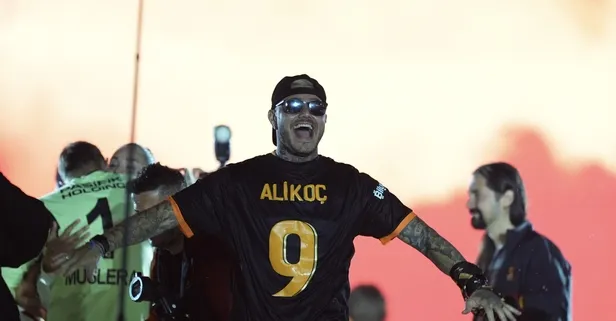 Mauro Icardi şampiyonluk kutlamasında Ali Koç forması giydi