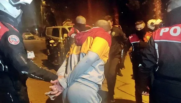 SON DAKİKA: 'Dur' ihtarına uymayan sürücü ortalığı birbirine kattı: Alkollüydüm kaçtım-5