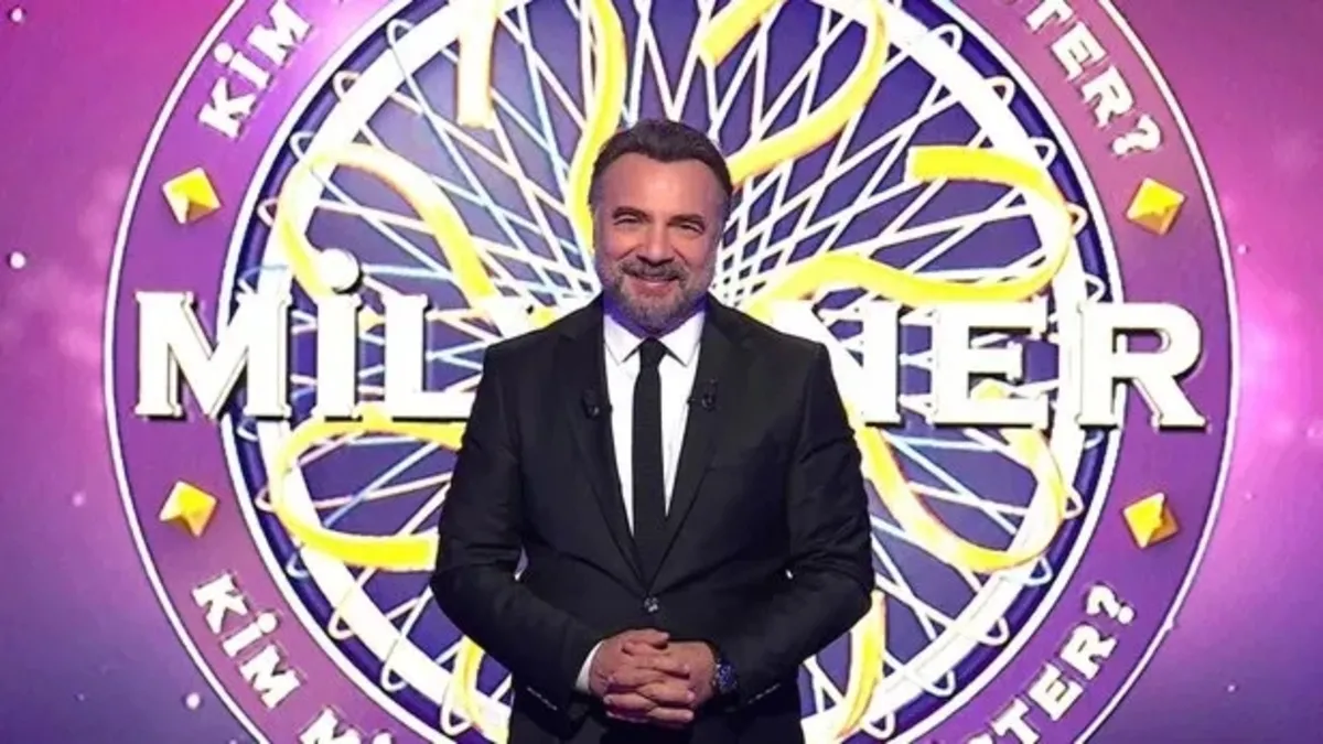 "Mukaddime" adlı şiirin şairi kimdir?